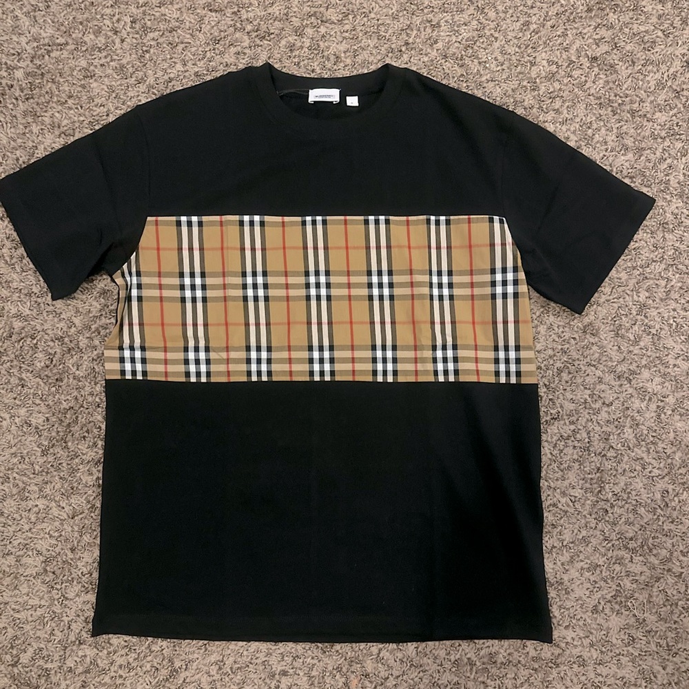 Burberry T-Shirt Cyber Monday Sale Today Only🔥🔥🔥🔥